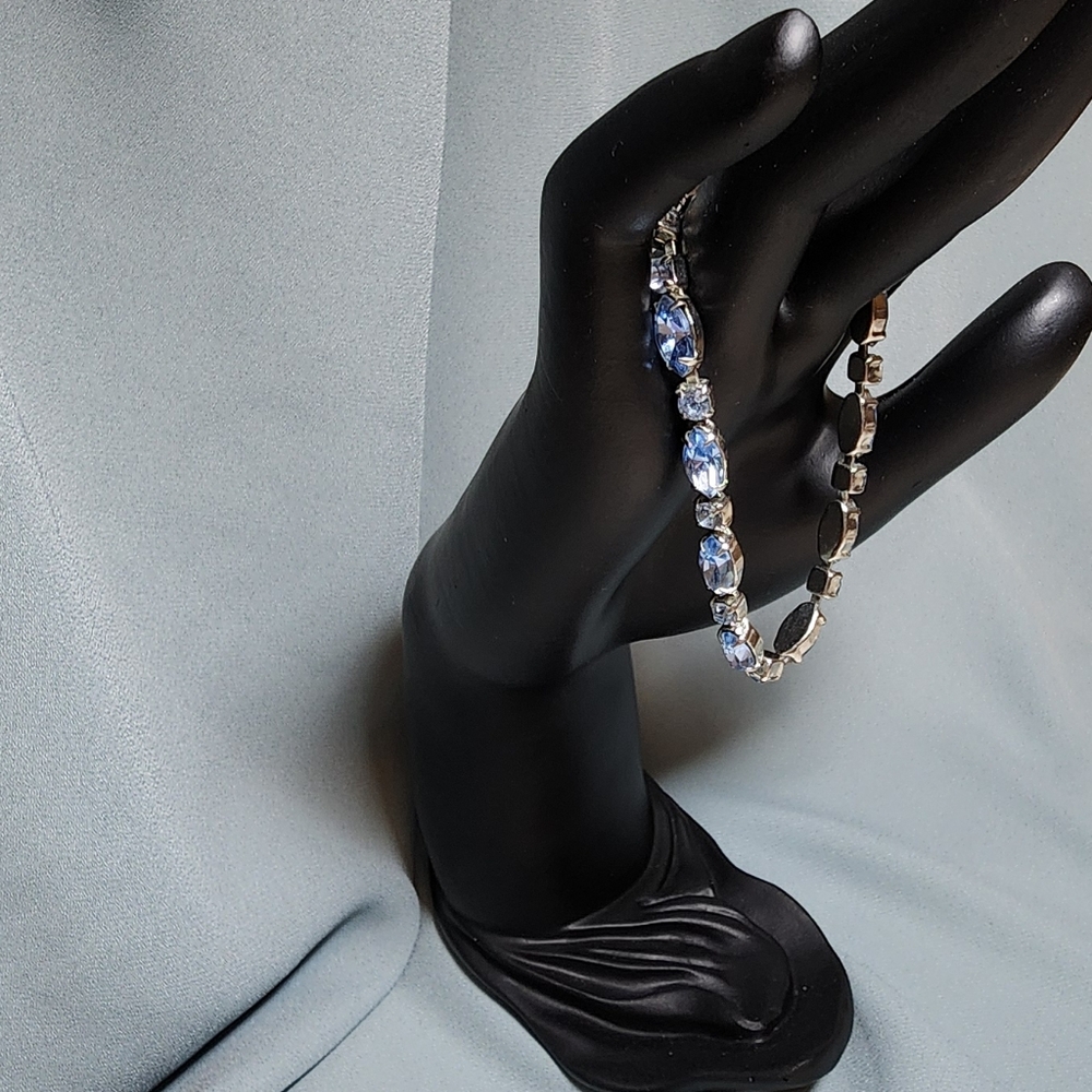 Vintage Weiss Two-tone Blue Rhinestone Bracelet Silver-Tone Mid-century 50s–60s - Picture 4 of 17